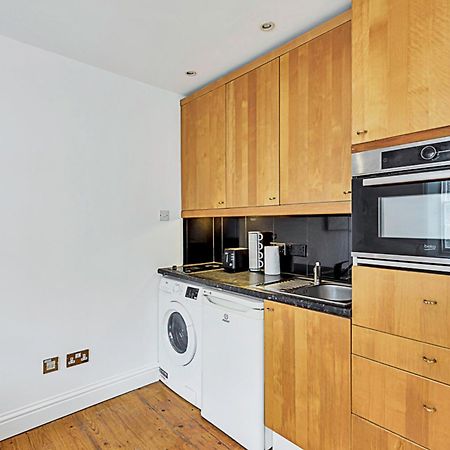 One-Bedroom Abode With A Balcony In Central London Eksteriør billede