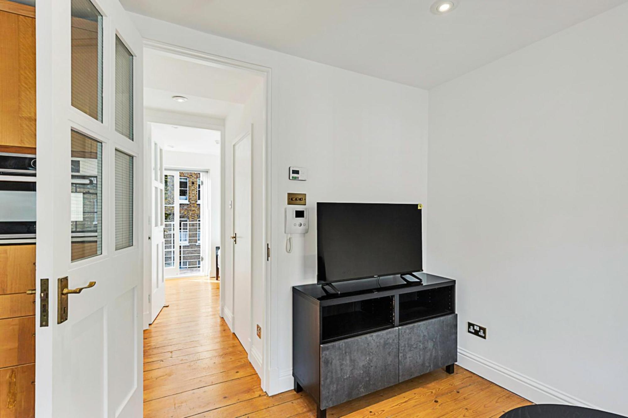 One-Bedroom Abode With A Balcony In Central London Eksteriør billede