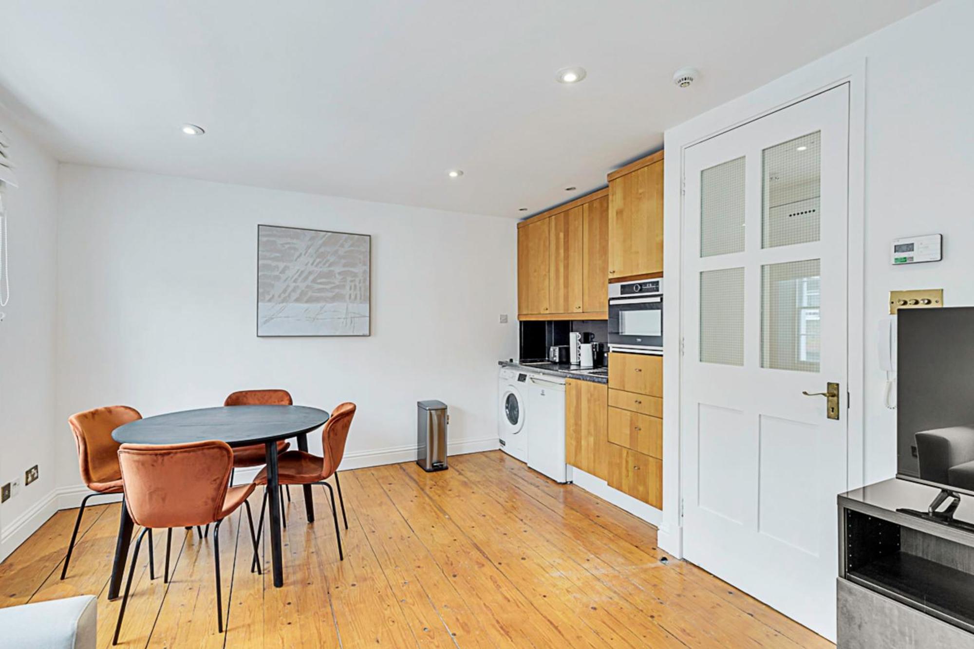 One-Bedroom Abode With A Balcony In Central London Eksteriør billede