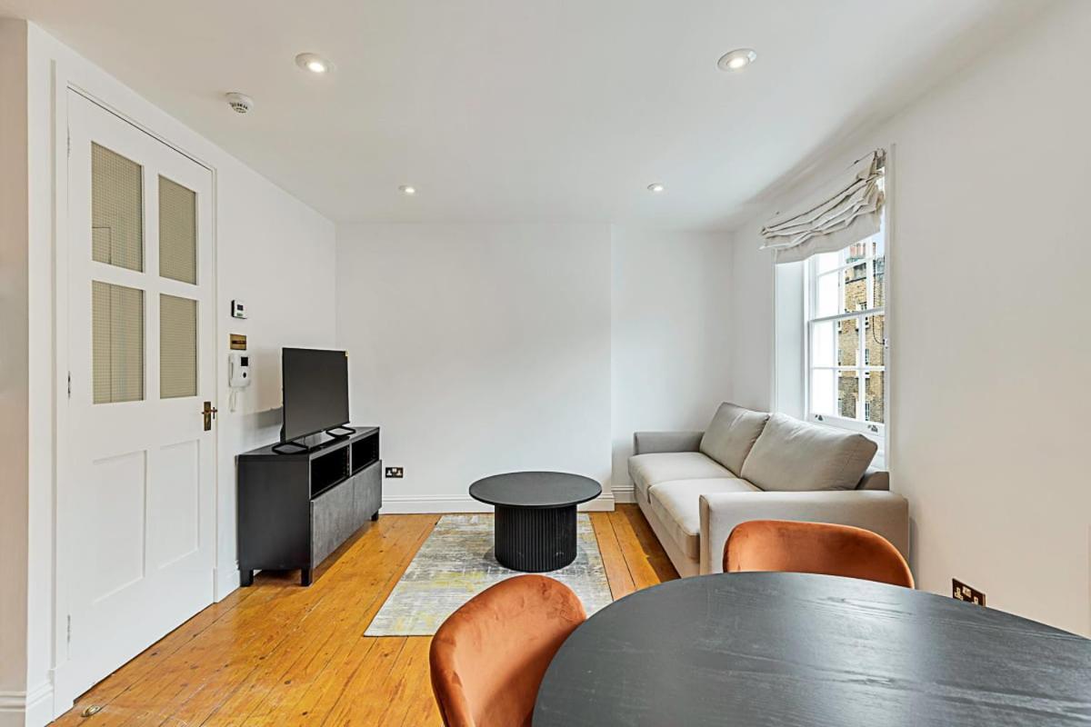 One-Bedroom Abode With A Balcony In Central London Eksteriør billede