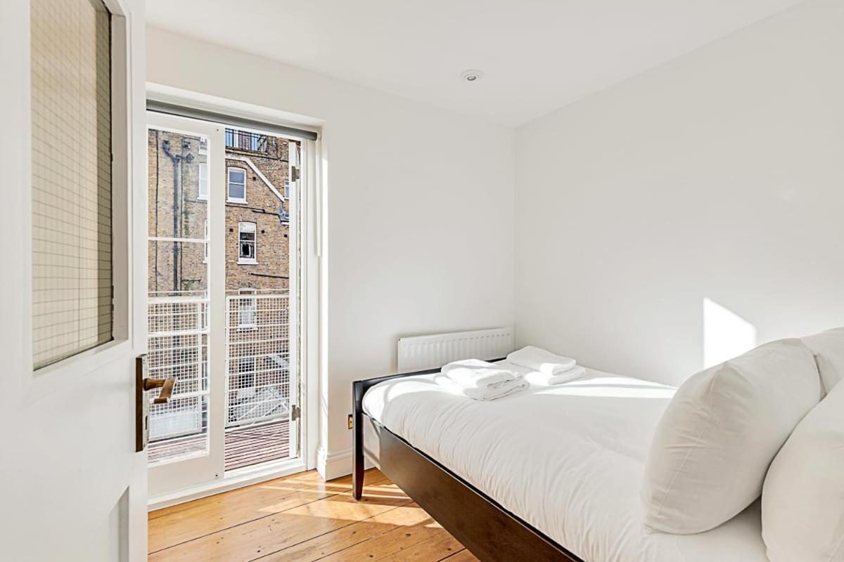 One-Bedroom Abode With A Balcony In Central London Eksteriør billede